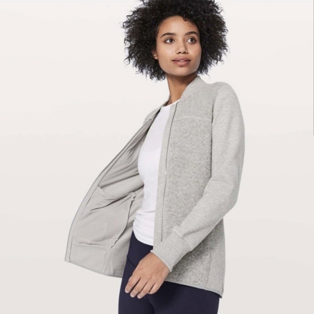 Lululemon Women’s Stand Out Sherpa Wool Blend Full Zip Jacket in Grey, Size SM